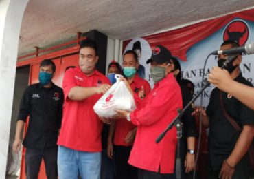 DPD PDI Perjuangan Jabar Kirim 6 Ribu Paket Sembako ke Garut