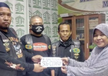 KIS Transmart dan Anggota SOG Distrik Citarum Peduli Yatim Piatu