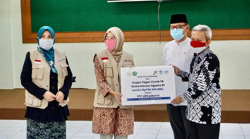 Bantu Mahasiswa Terdampak Covid-19, Ace Hasan Berzakat & Salurkan Bantuan Melalui STF UIN Jakarta