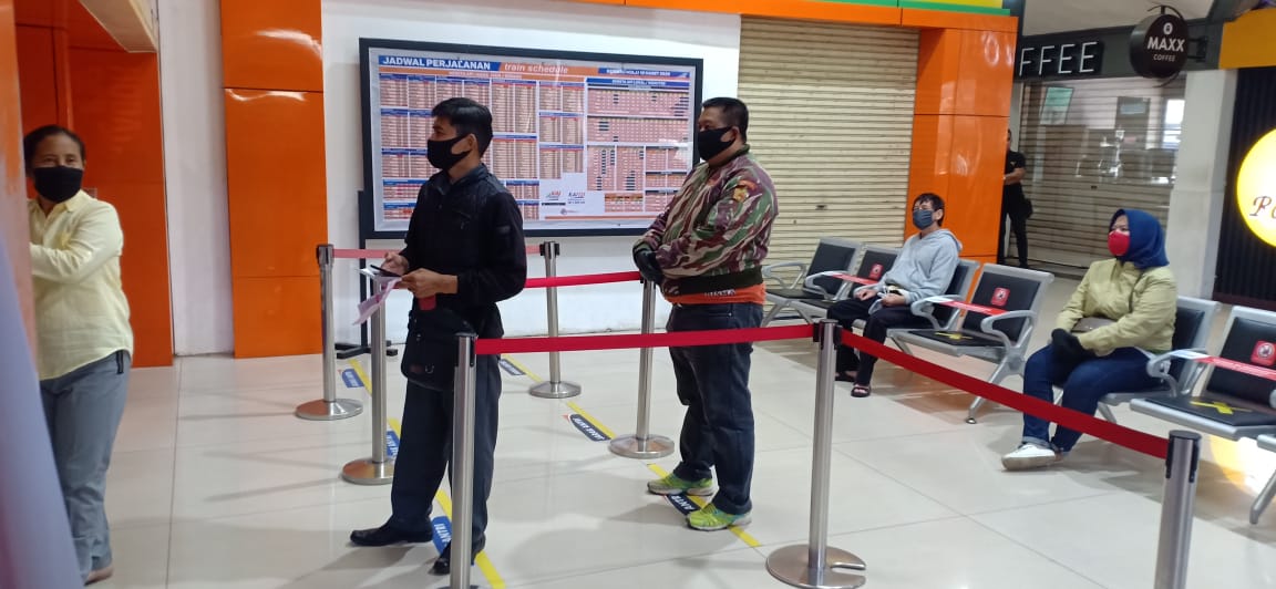 Pengawasan Lebih Ketat pada Rute Luar Jabar, Gubernur Tinjau Kesiapan PT KAI Hadapi AKB Transportasi