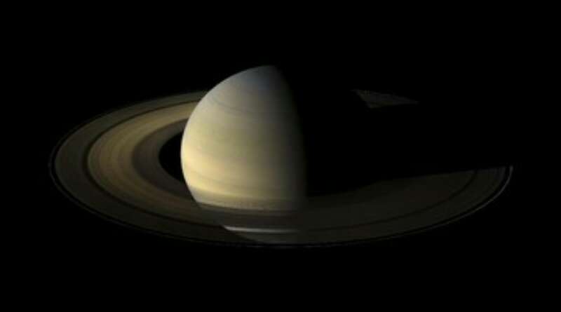 Bulan Titan Semakin Menjauh dari Saturnus Imbas Gravitasi