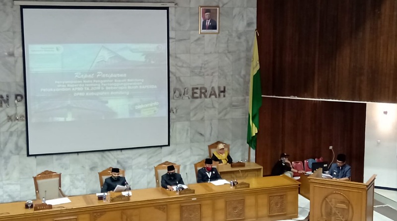 Bupati Bandung Berikan Laporan Pertanggungjawaban Keuangan APBD TA 2019