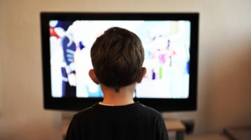 KPI ke Pemerintah: Warga Miskin Harus Punya TV Digital 2022