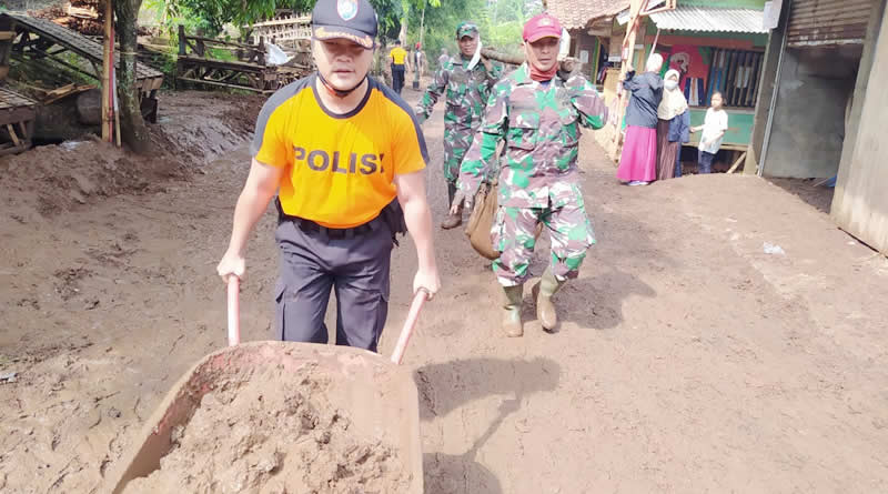Sebanyak 152 KK Warga Ciparay Terdampak Luapan Air Bercampur Lumpur, Ini Klarifikasi BPBD