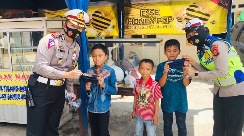 Operasi Zebra Lodaya, Satlantas Polresta Bandung Bagikan 1.000 Masker