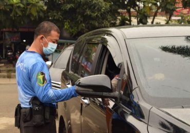 Masuki Mapolresta Bandung, Anggota dan Pengunjung Wajib Cuci Tangan Dan Cek Suhu Badan.
