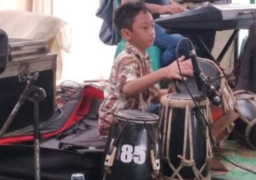 Kecintaan Terhadap Seni dan Budaya Tradisional, Aksi Memukau Thoriq Mainkan Kendang sampai Wayang Golek 