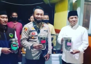Jalankan Tupoksinya, Kapolsek Ibun Temui Warga Sambil Ngopi Bareng.
