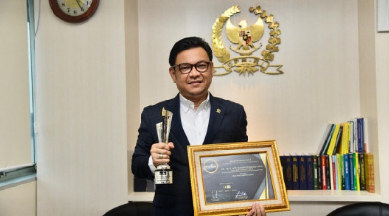 Ace Hasan Syadzily Raih Penghargaan ‘Best Parliamentarians’