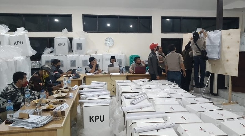 Di Kecamatan Ciparay, Paslon Dadang-Sahrul Unggul Telak
