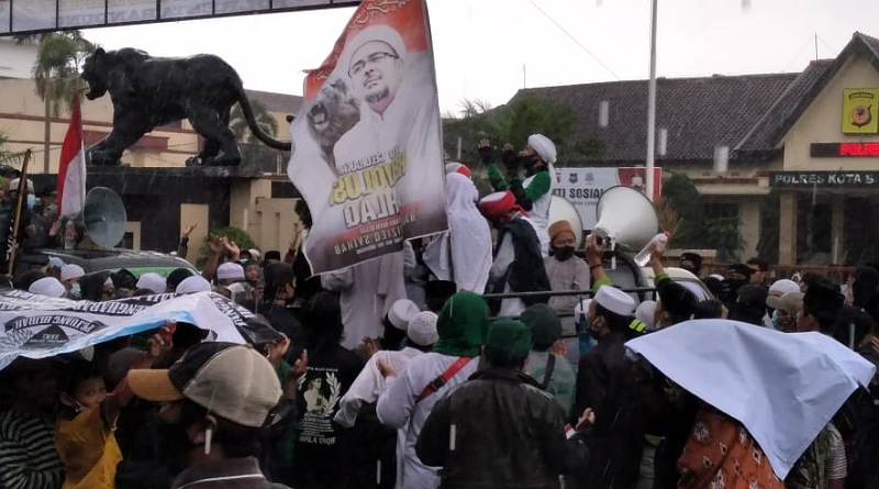 Tuntut Bebaskan Habib Rizieq, FPI Gelar Unjuk Rasa di Pemkab dan Mapolresta Bandung