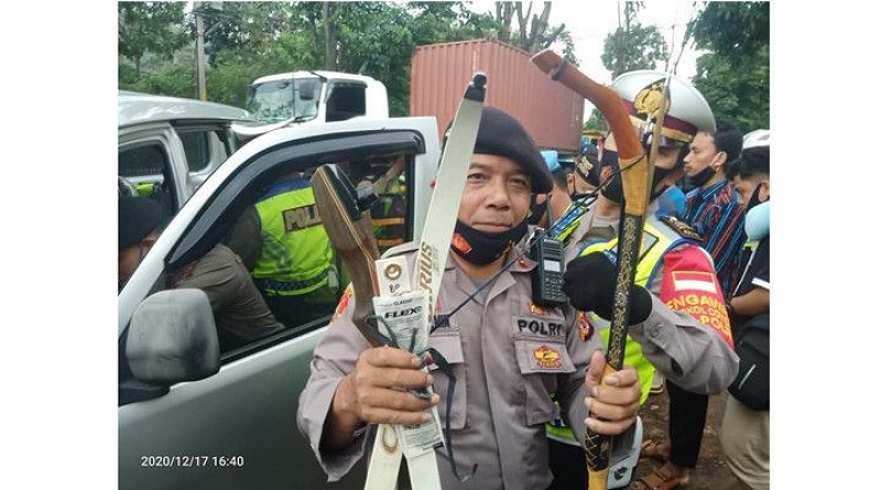 Membawa Sajam, 6 Orang Berpakaian Mirip Santri Diamankan Polisi di Cicalengka 