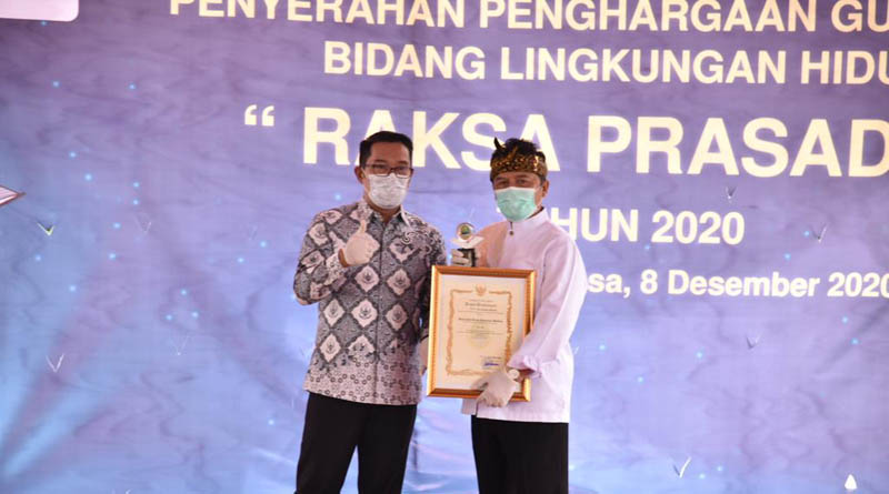 Bupati Bandung Terima Penghargaan Raksa Prasada Peduli Lingkungan Hidup
