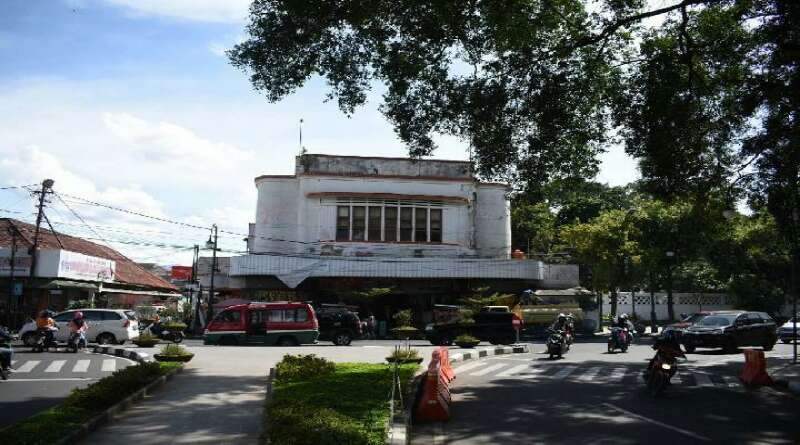 Bekas Bioskop Era Kolonial di Bandung Jadi Destinasi Wisata Seni Budaya