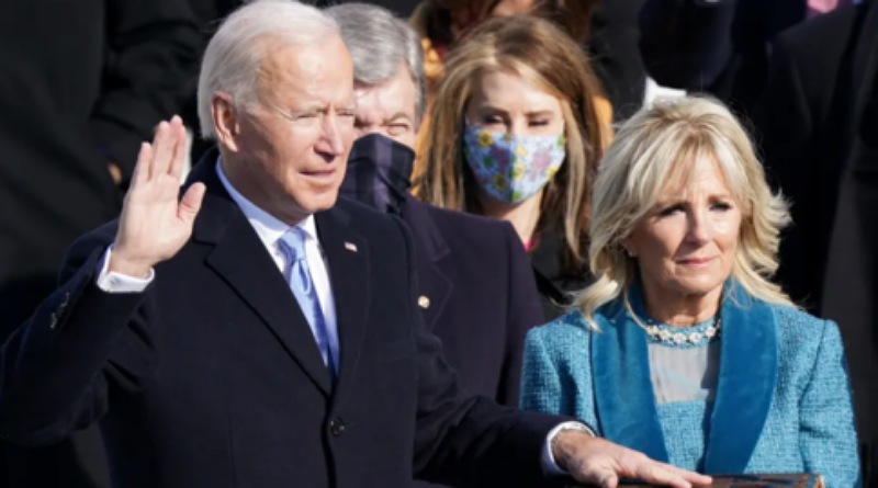 Joe Biden Dilantik Jadi Presiden AS ke-46 Pakai Alkitab Berusia Ratusan Tahun