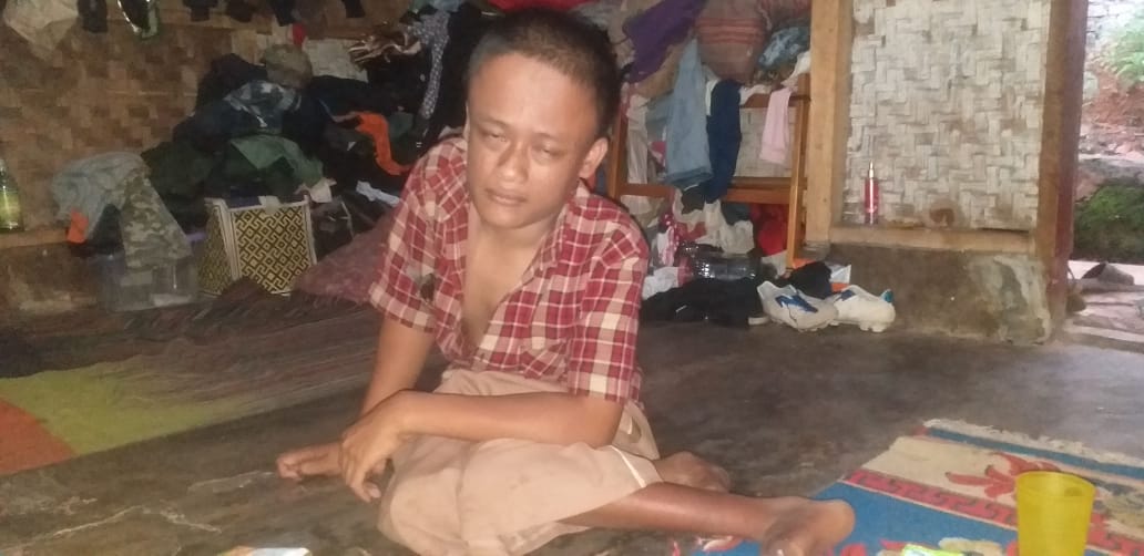 Selama 23 Tahun Mengesot, Wawan Harapkan Bantuan Kursi Roda