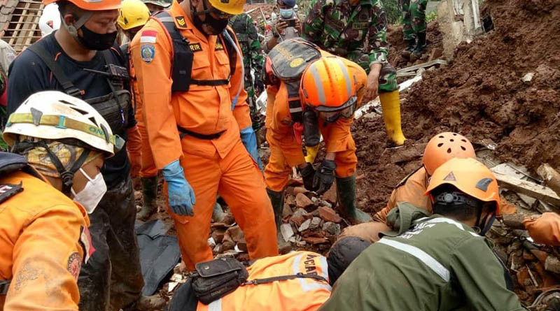 Jumlah Korban Meninggal Akibat Longsor di Sumedang Bertambah 2 Orang