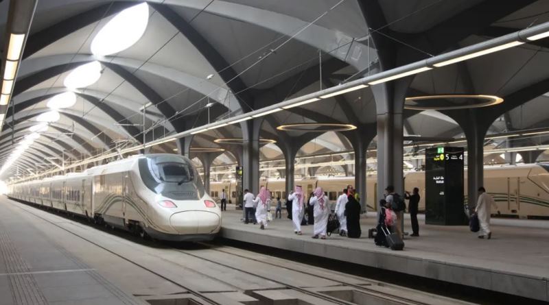 Gubernur Makkah Hadir dalam Upacara Dimulainya Kembali Perjalanan Kereta Haramain