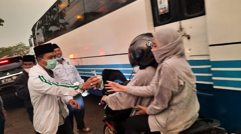 Gerakan Ekonomi Lokal, PKB Kabupaten Bandung Gelar Food Bank Berbagi Takjil