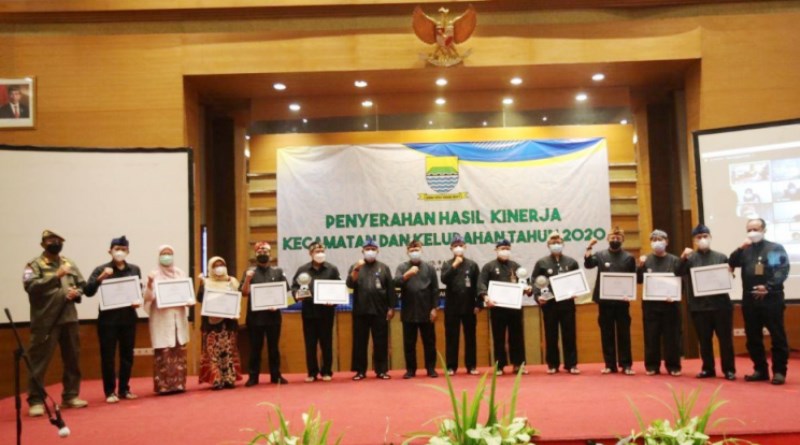Berkinerja Baik, 10 Camat dan 10 Lurah Raih Penghargaan