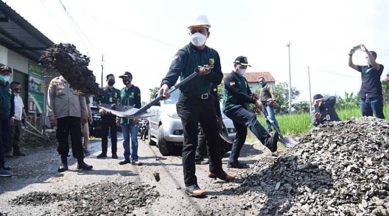 Bupati Dadang Supriatna Pimpin Gebyar Gerakan Tutup Lubang