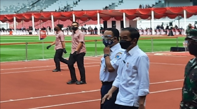 Jokowi Tinjau Vaksinasi Covid-19 di GBK