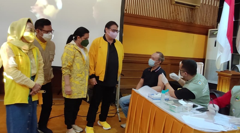 DPD Golkar Jawa Barat Gelar Vaksinasi Warga