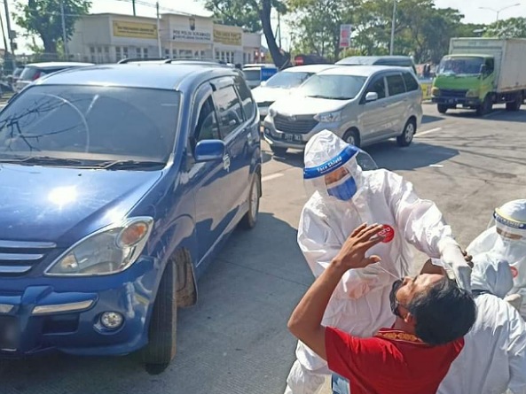 Antrean Panjang hingga Sempat Berjubel Saat Swab Massal di Suramadu