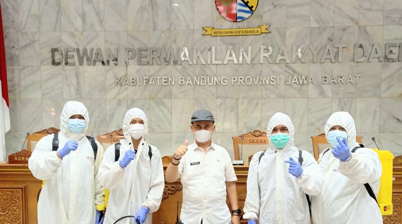 Kabid Sapras Distan cegah Penyebaran Covid melalui Penyemprotan Disinfektan
