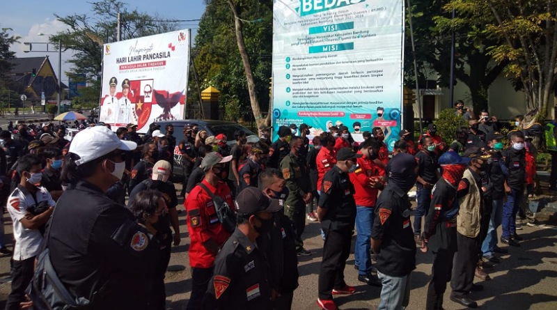 Ormas Manggala Garuda Putih Geruduk Pemkab Bandung, tuntut Transparansi Anggaran Covid yang Dikelola BPBD