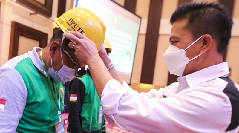 Pemkab Bandung Tingkatkan Kapasitas Pekerja Pasang Batu dan Keramik