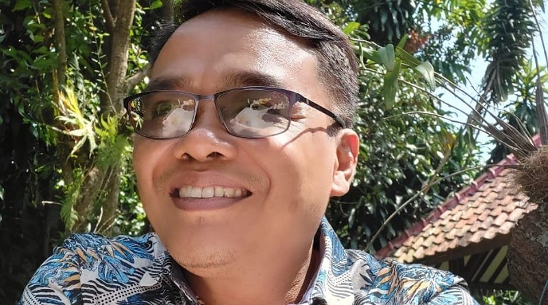 Dadang Risdal : Salut! Kang DS Satu-satunya Bupati yang Berani Menunda Pilkades Serentak