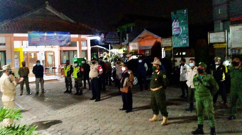 Monitoring PPKM Darurat di Kecamatan Pameungpeuk, Petugas Sasar Toko dan Swalayan