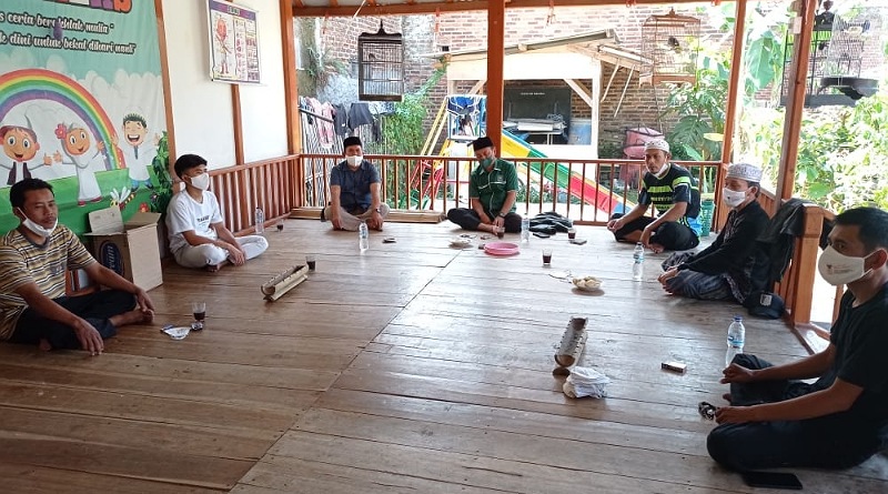 Ingatkan Prokes ke Warga, H Uya Mulyana Reses Bersama Pengurus RT dan RW