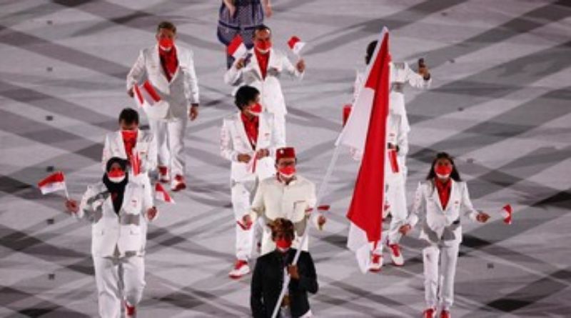 Gaya Elegan Rio Waida Pimpin Indonesia di Pembukaan Olimpiade