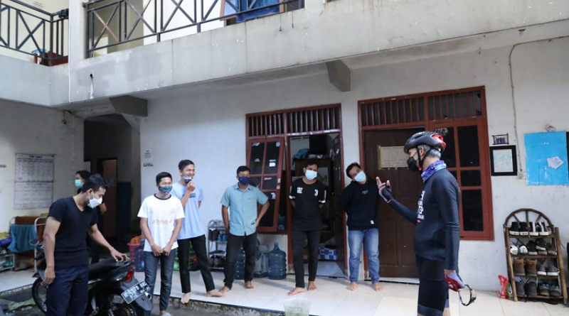 Sambangi Asrama Mahasiswa, Ganjar Tanggapi Permintaan Vaksinasi