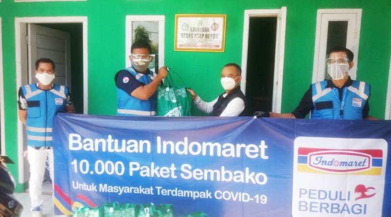 Desa Gandasari dapat Bantuan Sembako dari Indomaret