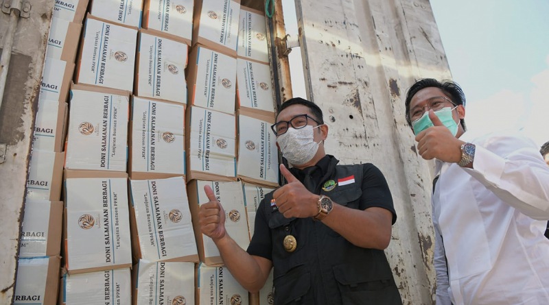 Berbagi 3.000 Paket Sembako, Doni Salmanan Diapresiasi Kang Emil