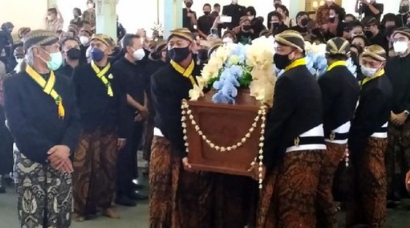 Gending “Menyan Kober” dan “Laler Menggeng” Hantarkan Pemakaman Mangkunegoro IX