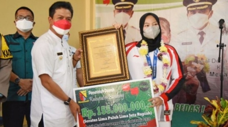 Bupati Bandung Berikan ‘Uang Kadeudeuh’ untuk Atlit BEDAS Windy