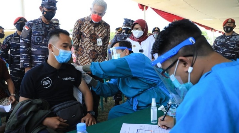 Ganjar Pranowo Terkejut ‘Serbuan Vaksinasi’ Sampai ke Tegal