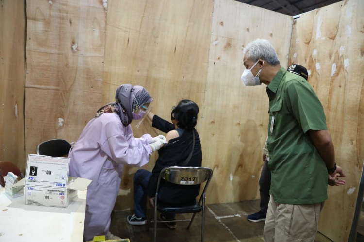 Permudah Pantau Stok Vaksin, Ganjar Minta Daerah Disiplin Isi Aplikasi SMILE