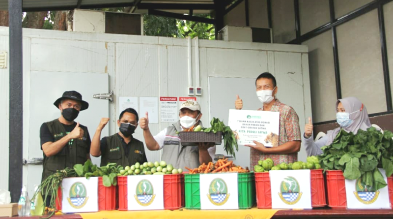 Bantu Petani Terdampak Covid-19, Dinas Kehutanan Jabar Beli Sayur untuk Satwa Kebun Binatang Bandung
