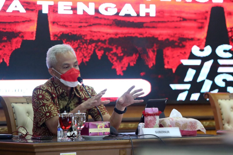 Kejar Performa Percepatan, Ganjar Tantang Bupati/Wali Kota Habiskan Kiriman Vaksin dalam Sehari