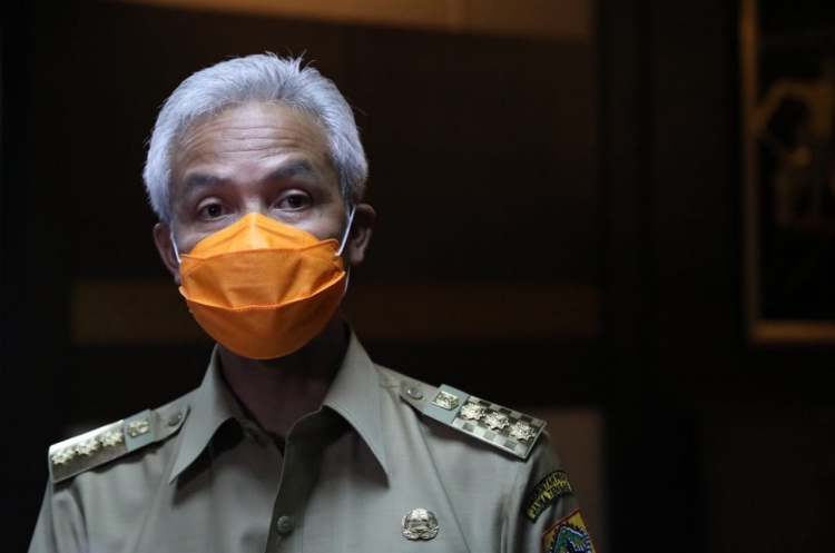 Respon Protes Pelevelan PPKM, Ganjar, Ajak Kebut Vaksinasi