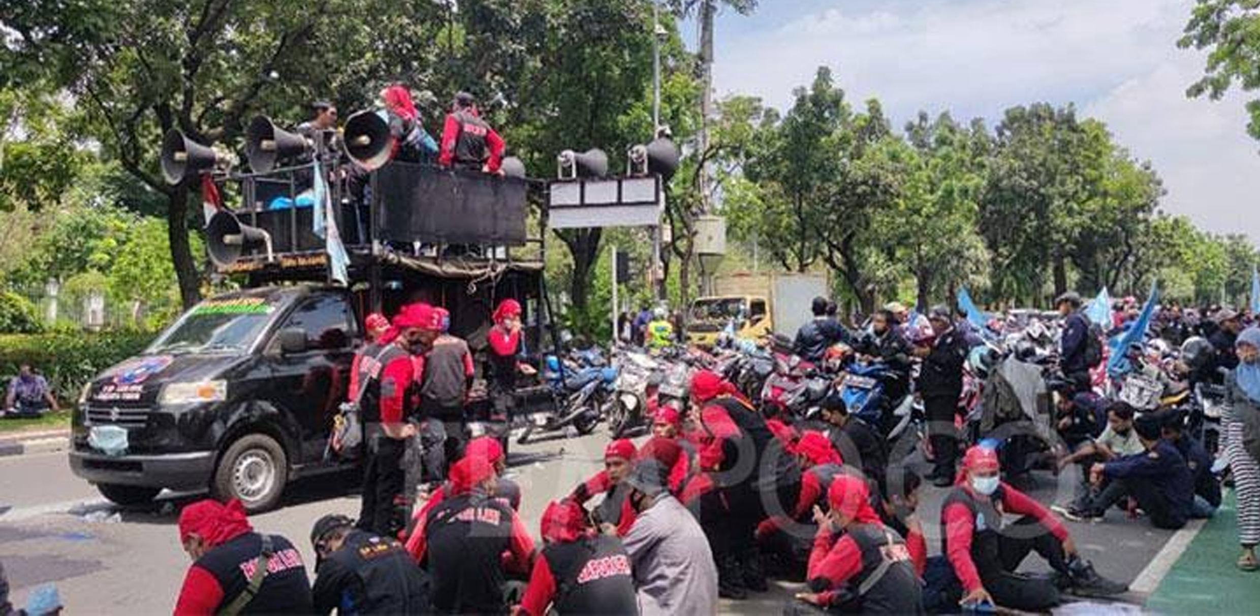 Para Buruh Desak Gubernur Anies Baswedan, UMP 2022 Harus Naik 10%