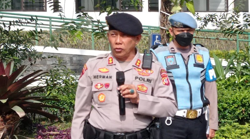 Jelang Aksi Buruh ke Gedung Sate, Kasat Samapta Polrestabes Cek Kesiapan Anggota