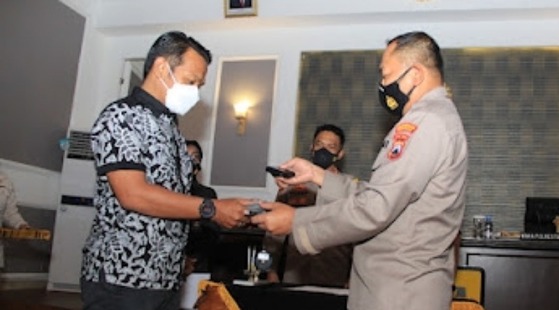 Polrestabes Surabaya Berikan Pelayanan Inovasi Baru “Bodycam” Sebagai Penyeimbang Komplain