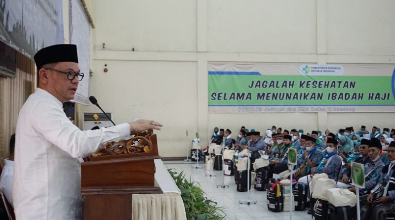 Hadiri Pelepasan Jamaah Haji Bandung Barat, Ace Hasan Pastikan Pelayanan Haji Lebih Baik