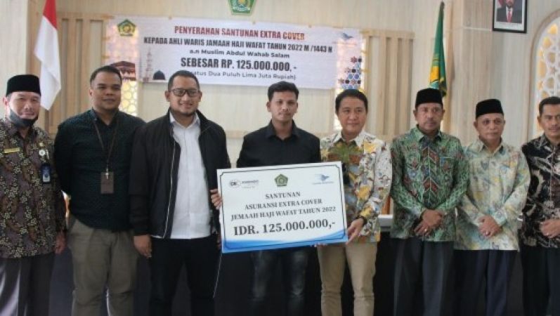 Wafat di Pesawat, Ahli Waris Jemaah Haji Aceh Terima Santunan Extra Cover dari Maskapai